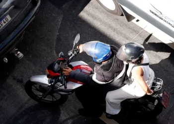 bombeiros-do-rj-alertam-motociclistas-sobre-uso-dos-itens-de-seguranca