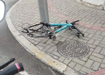 Audácia: bicicleta é depenada em plena Avenida Alberto Torres, em frente à Faculdade de Medicina de Campos