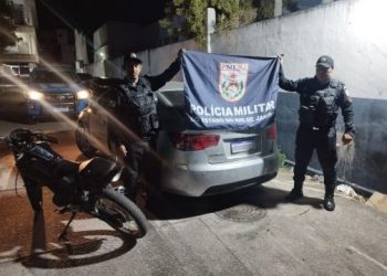 Carro roubado em assalto a residência é encontrado em área de mata em Nova Goitacazes