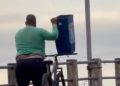 Campos: ciclista é flagrado levando lixeira pública na Ponte da Lapa
