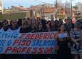 Servidores da educação de Campos fazem paralisação e cobram cumprimento do piso salarial em ato público
