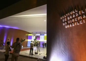 festival-de-cinema-de-brasilia-vive-impasse;-classe-artistica-repudia