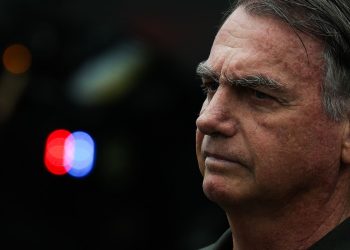 bolsonaro-pede-ao-stf-para-se-consultar-com-a-nora,-que-e-dentista