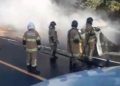 Carro pega fogo na entrada de Campos