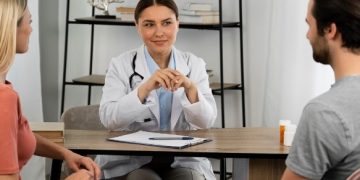 Como avaliar a fertilidade? Veja quais profissionais e exames podem fazer parte do processo
