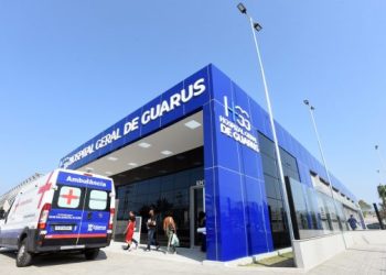 Ação rápida de policiais salva bebê de um mês engasgada em Campos