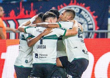 de-virada,-coritiba-vence-remo-no-fim-da-25a-rodada-do-brasileirao