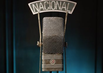 no-mundo-da-bola-recorda-momentos-epicos-do-esporte-na-radio-nacional