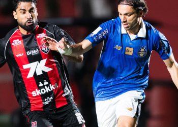 vitoria-se-afasta-do-z-4-e-mantem-gremio-ameacado-no-brasileirao