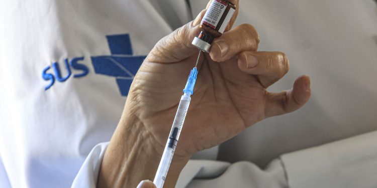 anvisa-amplia-indicacao-de-vacina-contra-meningite