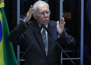 ex-presidente-jose-sarney-e-internado-com-quadro-de-pneumonia