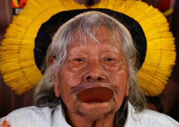 cacique-raoni,-de-94-anos,-recebe-cuidados-paliativos-em-mato-grosso