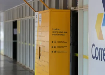 apos-semana-em-greve,-empregados-dos-correios-tem-dissidio-na-segunda
