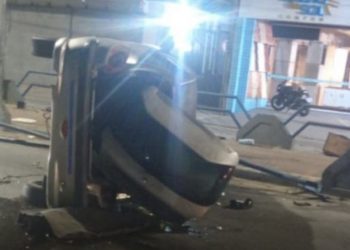 Motorista perde controle do veículo e atinge ciclovia da 28 de Março