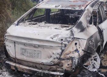 Corpo carbonizado é encontrado dentro de carro em São João da Barra