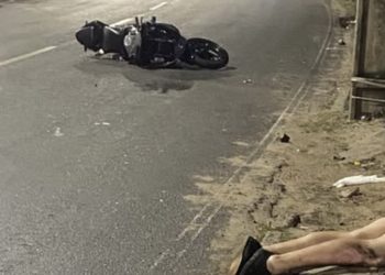 Em alta velocidade, motociclista morre ao cair na 28 de Março