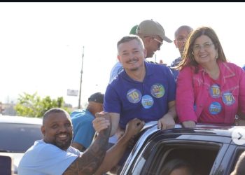 Thiago Virgílio faz carreata com centenas de carros e reúne lideranças políticas em Campos