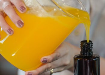anvisa:-veja-a-lista-de-cosmeticos-que-podem-ter-fabricacao-artesanal