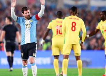 fim-de-uma-era:-messi-se-aposenta-da-selecao-argentina-apos-21-anos