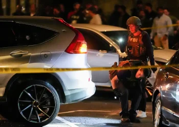homem-e-baleado-em-nova-york-dentro-de-carro-por-agentes-do-ice