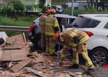 acidente-na-br-393,-no-rj,-deixa-cinco-mortos-e-nove-feridos