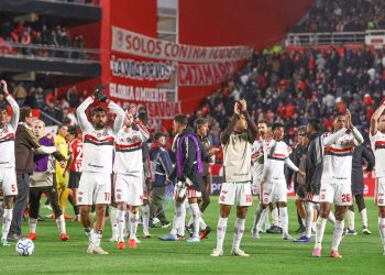 sem-chutar-a-gol-na-argentina,-flamengo-sobrevive-na-libertadores