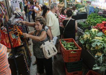 cortes-em-auxilios-sociais-podem-gerar-retracao-em-cidades-do-interior