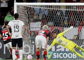 gol-nos-acrescimos-assegura-flamengo-na-lideranca-do-brasileirao