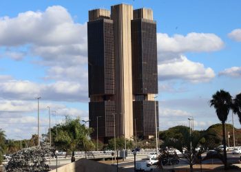 economistas-criticam-usar-corte-de-gastos-para-conter-divida-publica