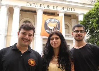 ato-de-estudantes-da-uff-deu-pontape-em-mobilizacao-por-virada-de-lula