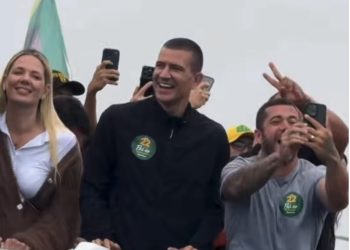 Governador eleito, Douglas Ruas chega a Campos para agenda em apoio a Flávio Bolsonaro