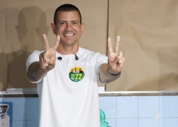 Douglas Ruas está eleito governador em primeiro turno